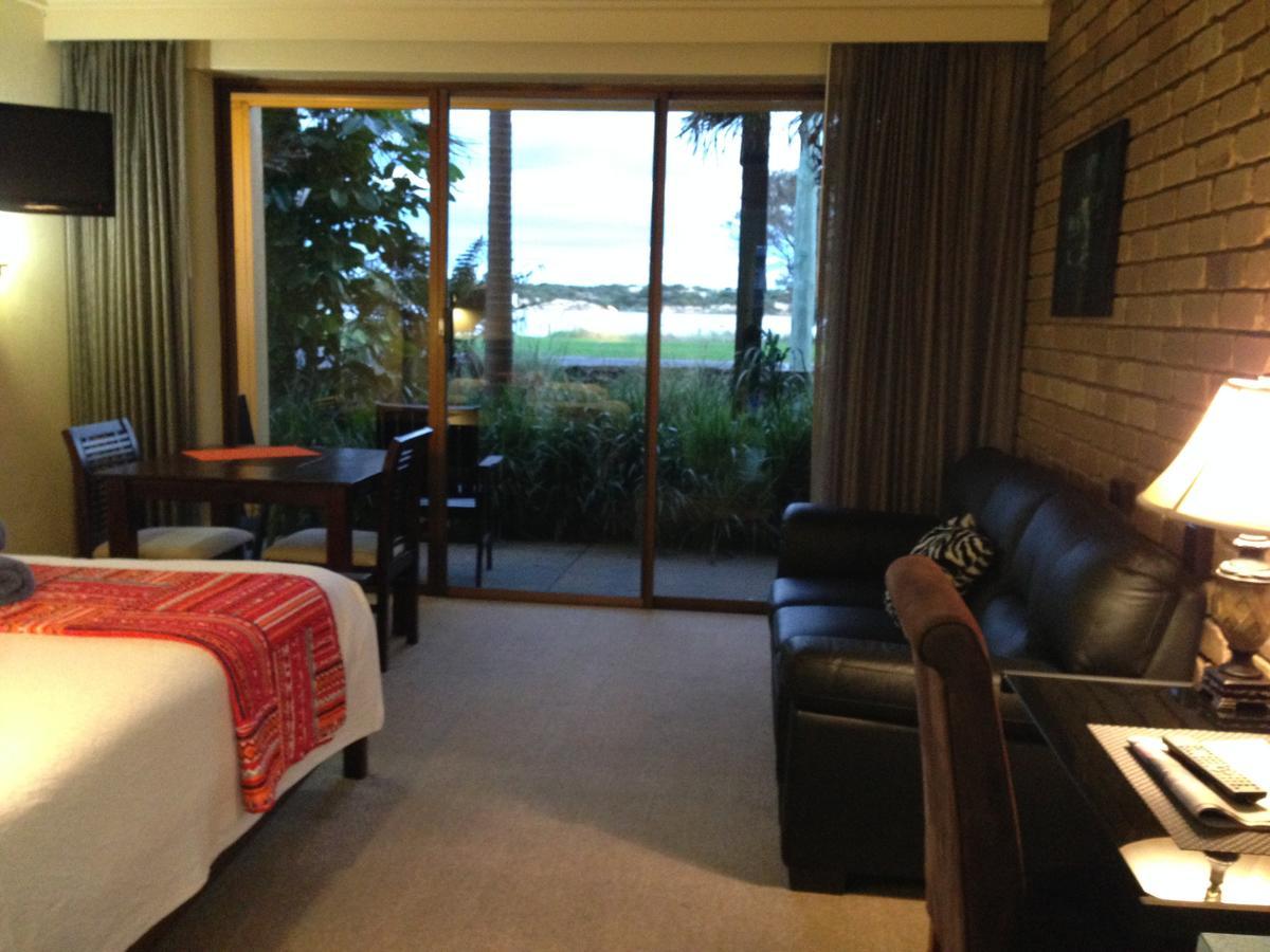 Abel Tasman Waterfront Motel Lakes Entrance Exterior foto