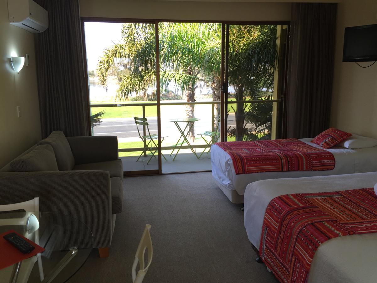Abel Tasman Waterfront Motel Lakes Entrance Exterior foto