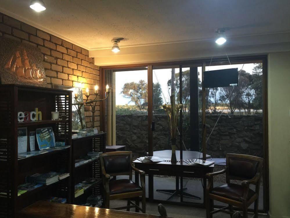 Abel Tasman Waterfront Motel Lakes Entrance Exterior foto